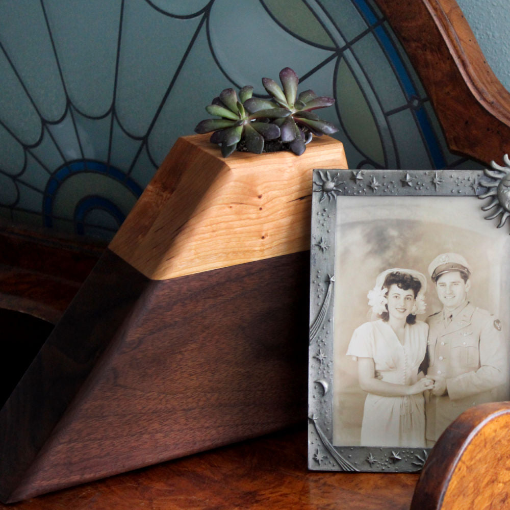 The Living Urn Planter - Colorado Burial Preserve